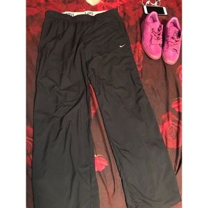 Black Nike windbreaker sweatpants